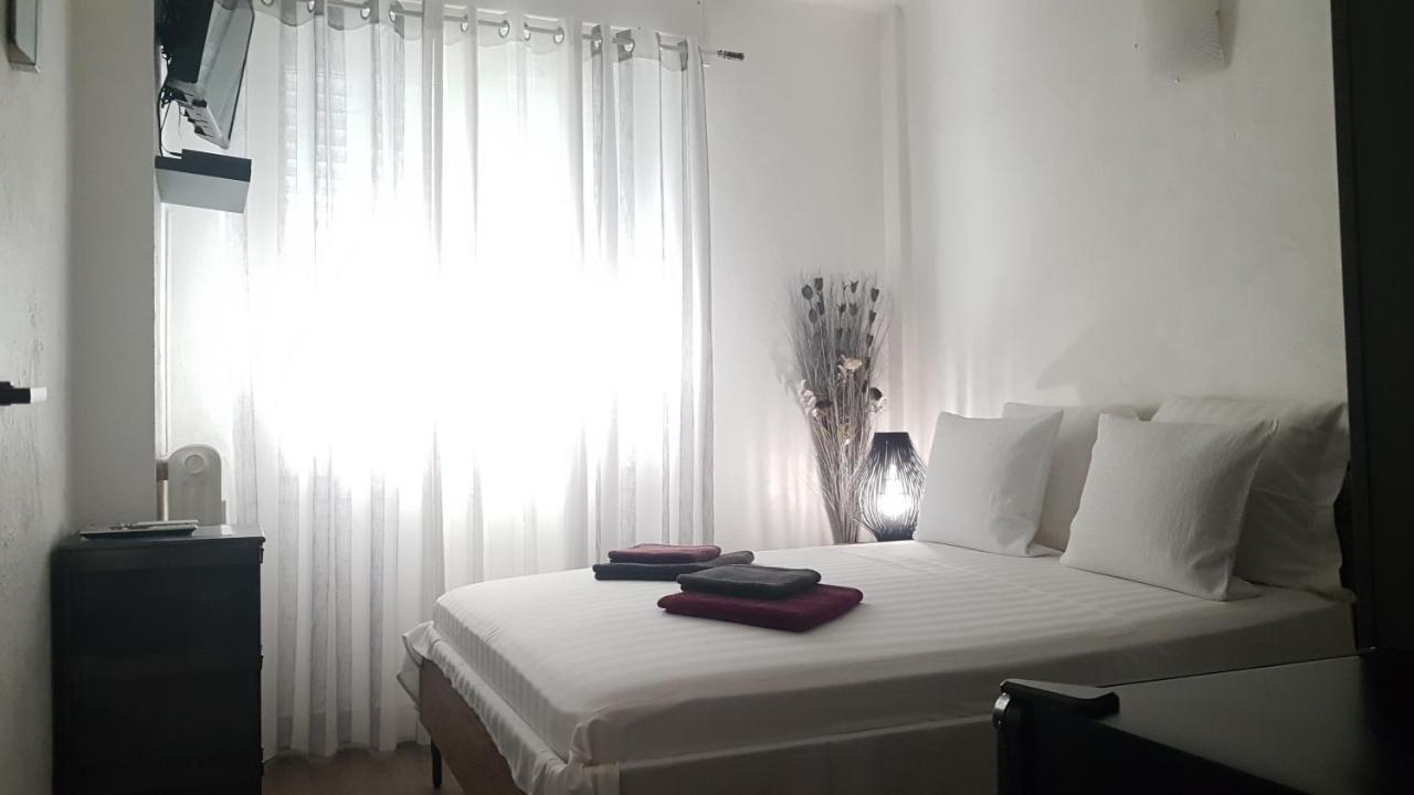 Les Pieds Dans L'Eau Bed & Breakfast นีซ ภายนอก รูปภาพ