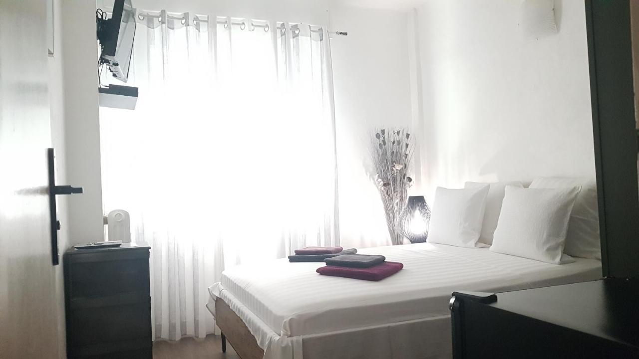 Les Pieds Dans L'Eau Bed & Breakfast นีซ ภายนอก รูปภาพ